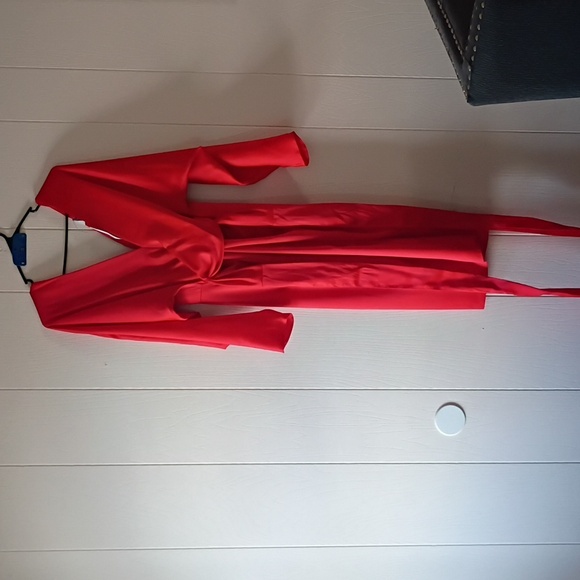 Asos Red satin batwing dress - Picture 4 of 6